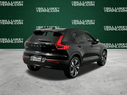 Used 2025 Volvo XC40 B5 Plus image 7