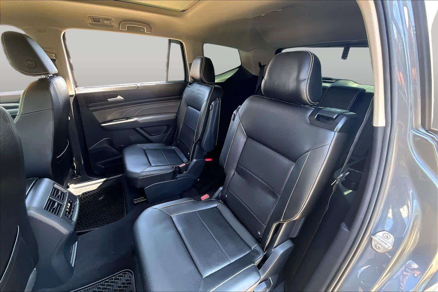 Used 2023 Volkswagen Atlas SEL R-Line AWD/4WD image 21