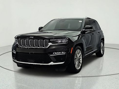 Used 2023 Jeep Grand Cherokee Summit AWD/4WD image 2