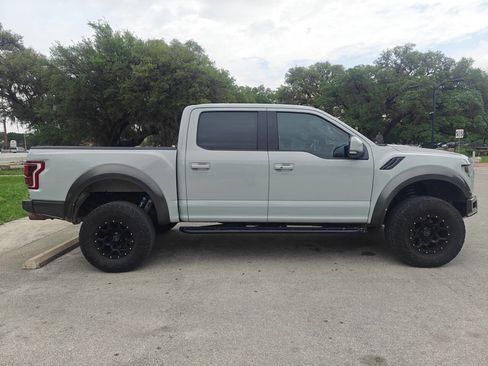 Used 2017 Ford F150 Raptor w/ Equipment Group 802A Luxury AWD/4WD image 3