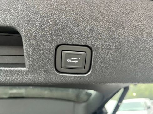 Used 2024 Chevrolet Traverse RS image 10