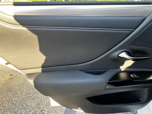 Certified 2024 Lexus ES 350 F Sport w/ Accessory Package (Z2) FWD image 29