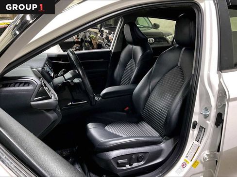 Certified 2019 Toyota Camry SE image 7