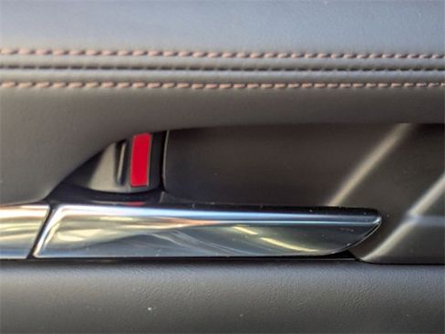 Used 2025 MAZDA MAZDA3 Hatchback w/Premium Plus Pkg image 27