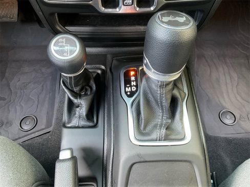 Used 2025 Jeep Wrangler Sport image 32