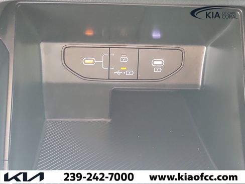 Certified 2025 Kia Sorento LX FWD image 28