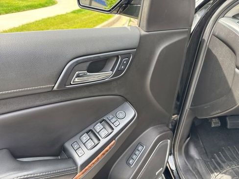 Used 2017 Chevrolet Suburban Premier AWD/4WD image 25