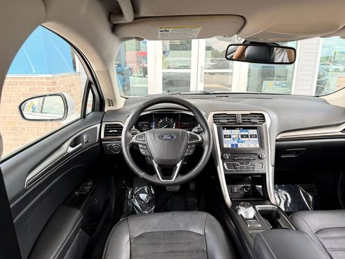 Used 2018 Ford Fusion SE w/ Equipment Group 602A FWD image 25