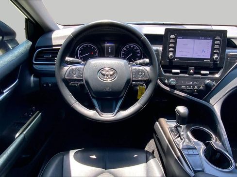 Used 2023 Toyota Camry SE FWD image 6