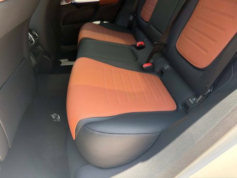 New 2026 Mercedes-Benz GLC 300 image 13