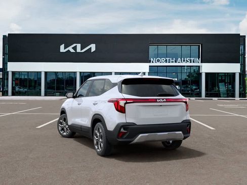 New 2026 Kia Seltos LX FWD image 4