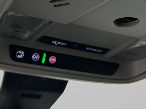 Used 2020 Chevrolet Equinox LT image 24