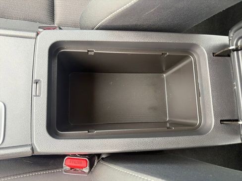 Used 2025 Nissan Altima 2.5 SV FWD image 25