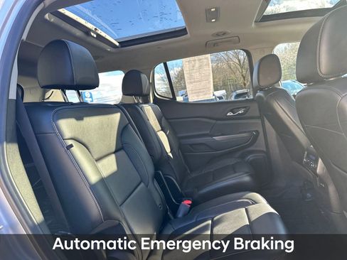 Used 2020 GMC Acadia SLT w/ Driver Alert Package II image 24