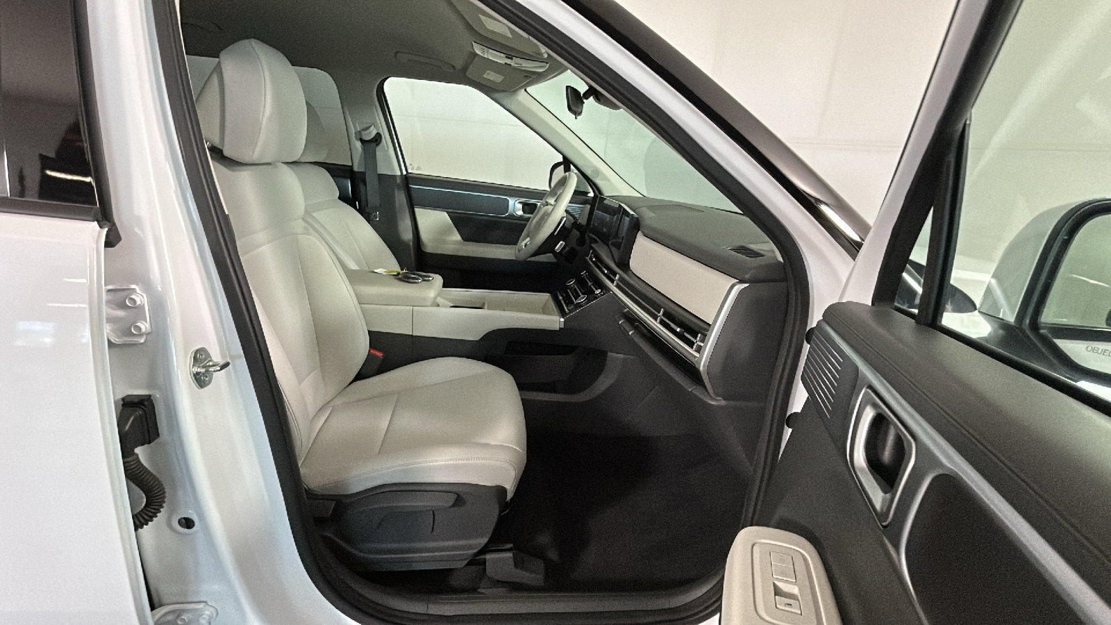 Used 2025 Hyundai Santa Fe SE FWD image 37