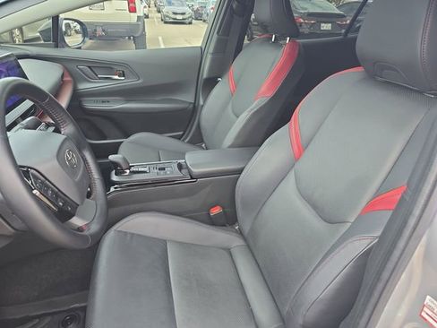Used 2024 Toyota Prius Prime Premium image 15