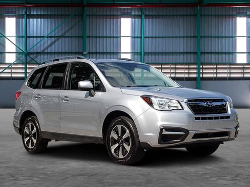 Used 2018 Subaru Forester 2.5i Premium w/ Popular Package #2A AWD/4WD image 6