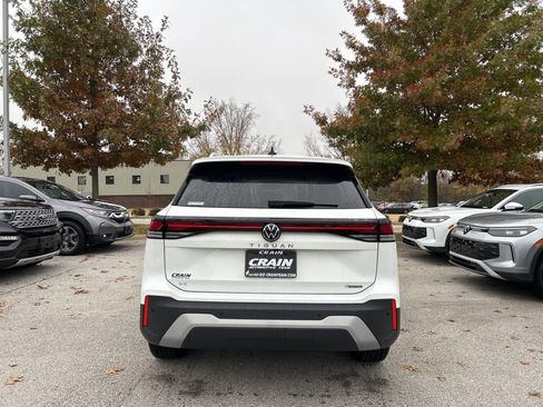 New 2025 Volkswagen Tiguan SE image 6