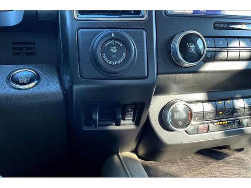 Used 2021 Ford Expedition Limited image 15