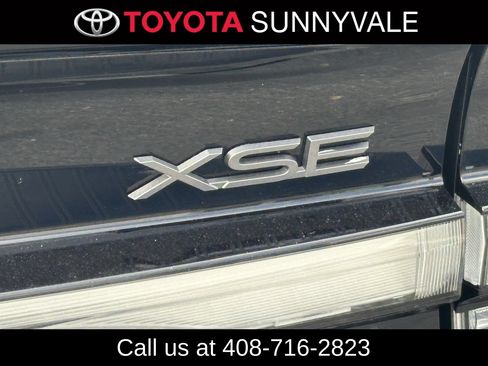 Used 2024 Toyota Prius Prime Premium FWD image 13