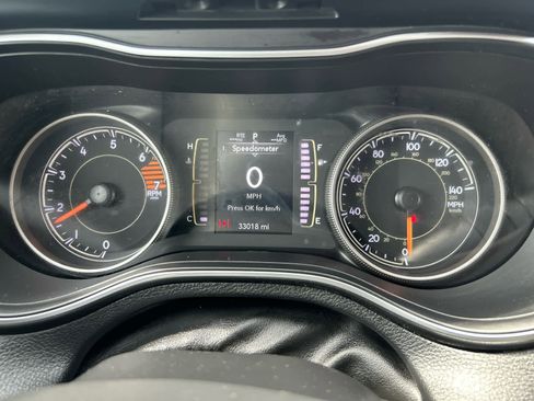 Used 2019 Jeep Cherokee Latitude w/ Popular Appearance Group image 15