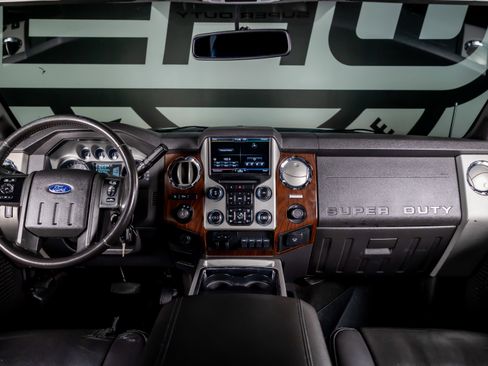 Used 2015 Ford F250 Lariat w/ Lariat Interior Package image 2