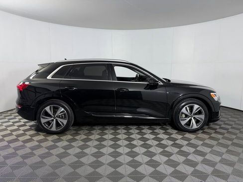Used 2024 Audi Q8 e-tron Premium Plus w/ Premium Plus Package AWD/4WD image 7