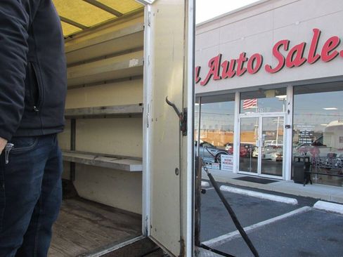 Used 2014 Chevrolet Express 3500 RWD image 20