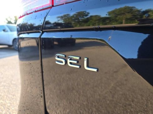 Used 2024 Volkswagen Atlas Peak Edition SEL AWD/4WD image 11