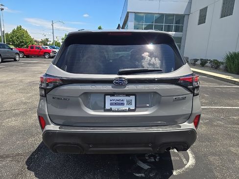 Used 2025 Subaru Forester Touring AWD/4WD image 7