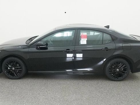 New 2026 Toyota Camry SE image 3