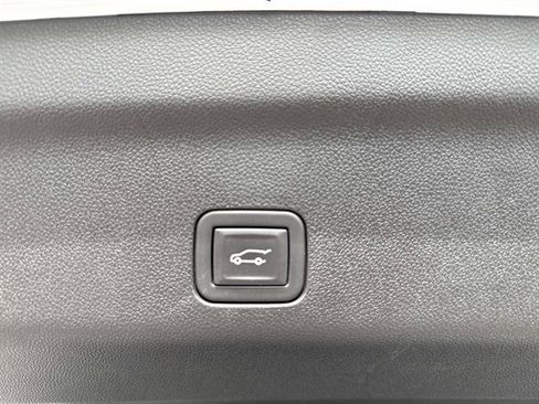 Used 2024 GMC Yukon AT4 w/ AT4 Premium Package image 8