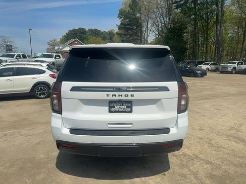 Used 2021 Chevrolet Tahoe Z71 w/ Luxury Package AWD/4WD image 6