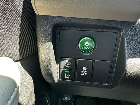 Used 2021 Honda HR-V EX image 12