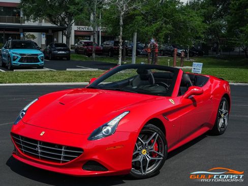 Used 2015 Ferrari California T image 9