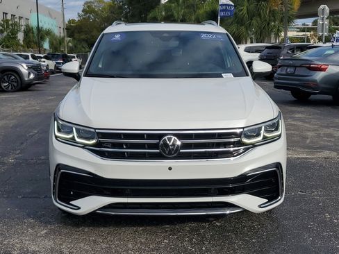 Certified 2022 Volkswagen Tiguan SEL R-Line image 8