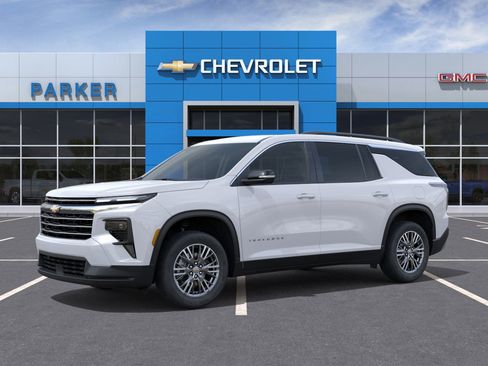 New 2026 Chevrolet Traverse LT w/ Driver Confidence Package image 2