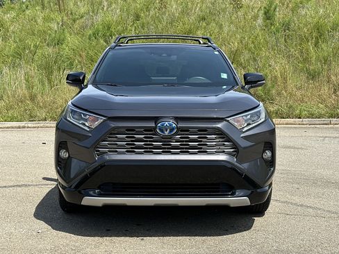 Used 2021 Toyota RAV4 XSE image 2