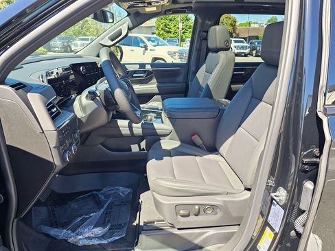 New 2026 Chevrolet Suburban Z71 w/ Comfort Package AWD/4WD image 23