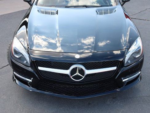 Used 2014 Mercedes-Benz SL 550 image 9