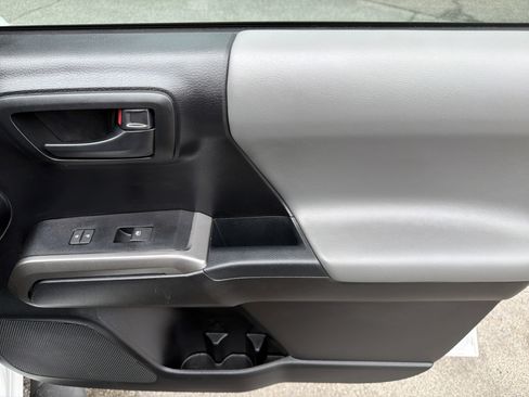 Used 2022 Toyota Tacoma SR5 w/ Technology Package RWD image 15