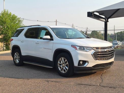 Used 2019 Chevrolet Traverse LT FWD image 3