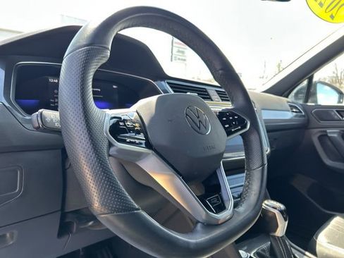 Used 2022 Volkswagen Tiguan SE R-Line image 37