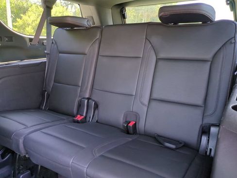 Used 2022 Chevrolet Suburban High Country AWD/4WD image 16
