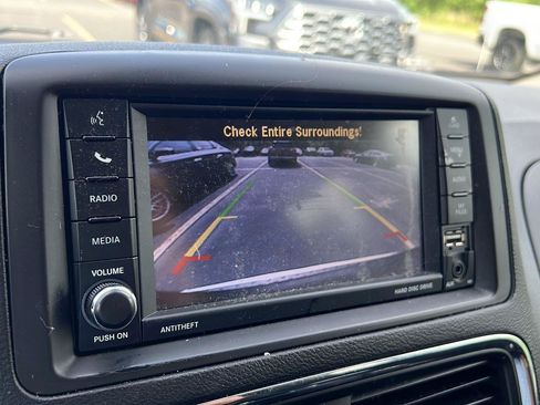 Used 2019 Dodge Grand Caravan SE FWD image 10