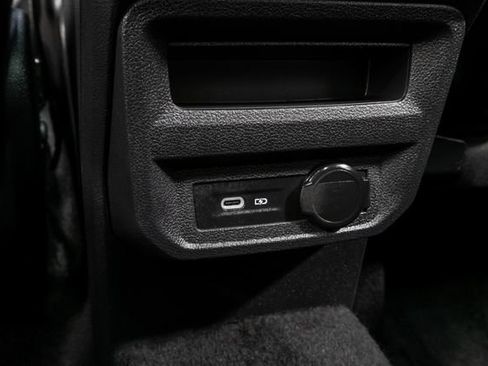 Used 2024 Volkswagen Tiguan SE R-Line FWD image 31