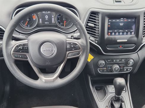 Used 2019 Jeep Cherokee Latitude w/ Popular Appearance Group image 24