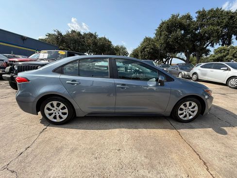 Used 2021 Toyota Corolla LE FWD image 7