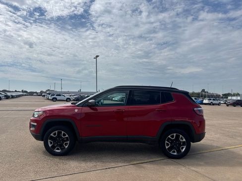 Used 2018 Jeep Compass Trailhawk w/ Leather Interior Group AWD/4WD image 12
