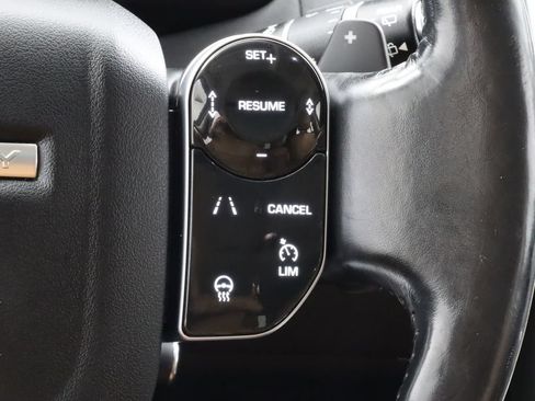 Used 2019 Land Rover Discovery HSE AWD/4WD image 18